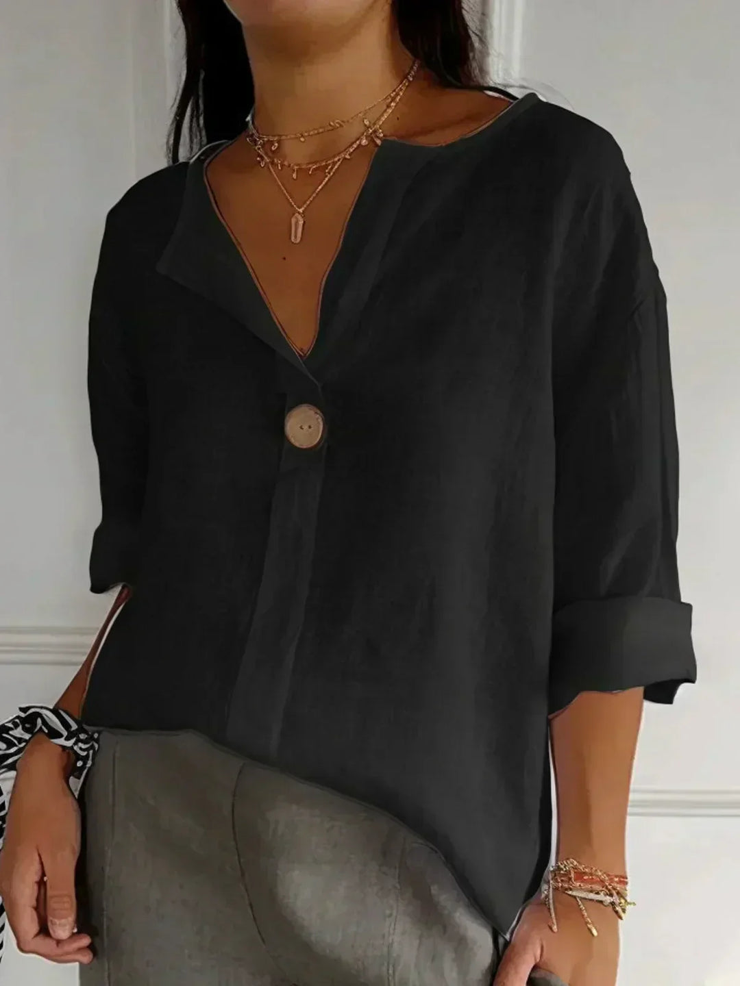 Lila | Casual V-Neck Blouse