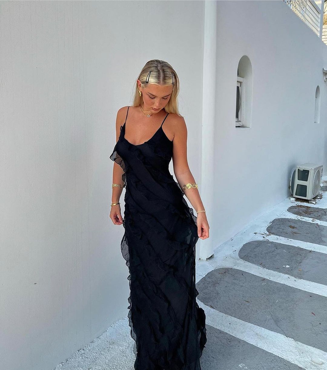Clara | Romantic Ruffled Dress