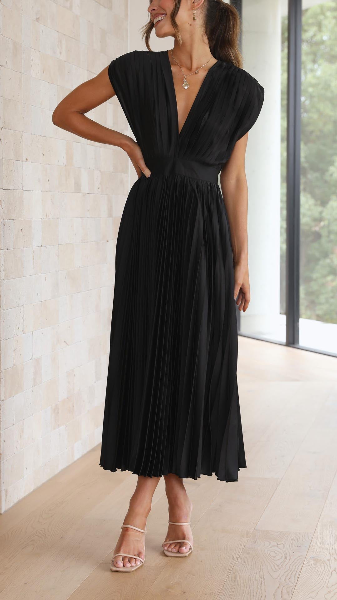 Lily | Elegant Ruffled Dress