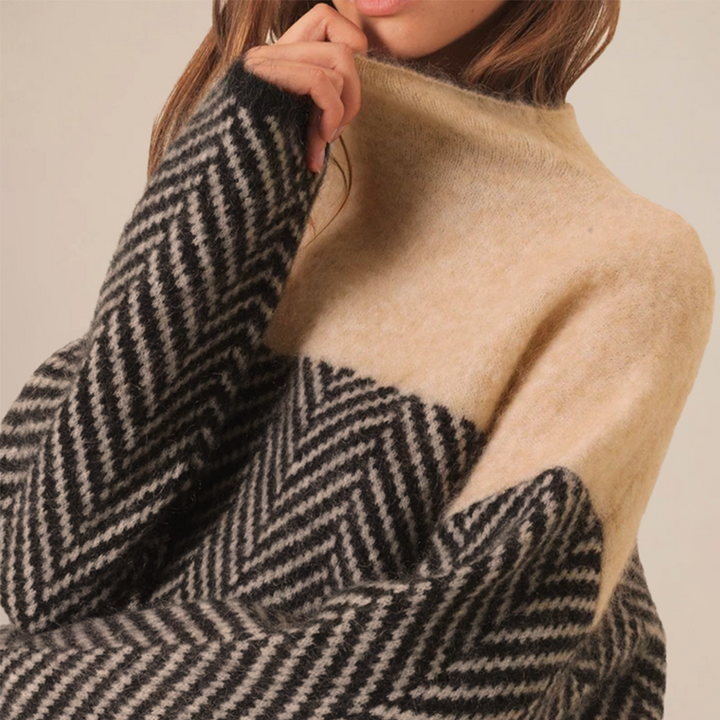 Clara | Luxurious Knit Turtleneck