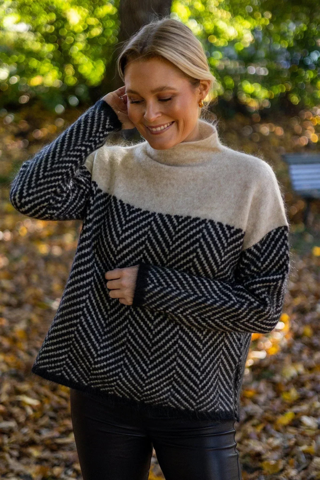 Clara | Luxurious Knit Turtleneck
