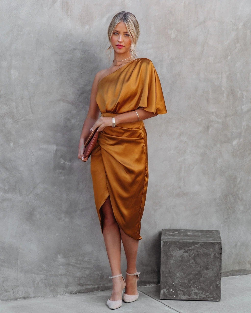 Clara | Chic Satin Dress