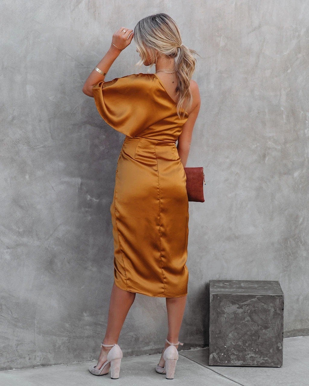 Clara | Chic Satin Dress