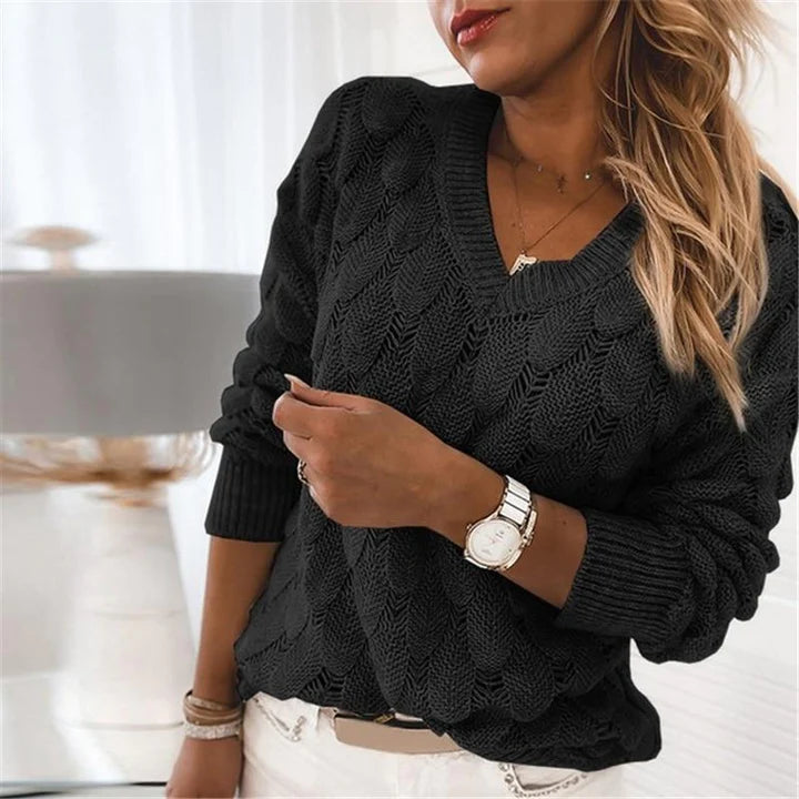 Sophie | Stylish V-Neck Pullover