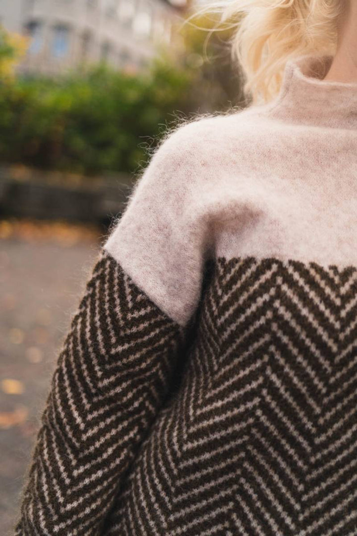 Clara | Luxurious Knit Turtleneck